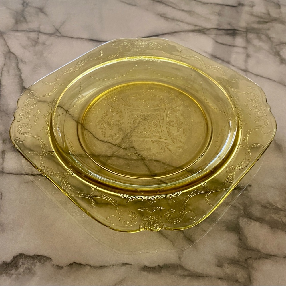 Vintage Madrid Pattern Amber Federal Depression Glass Plate